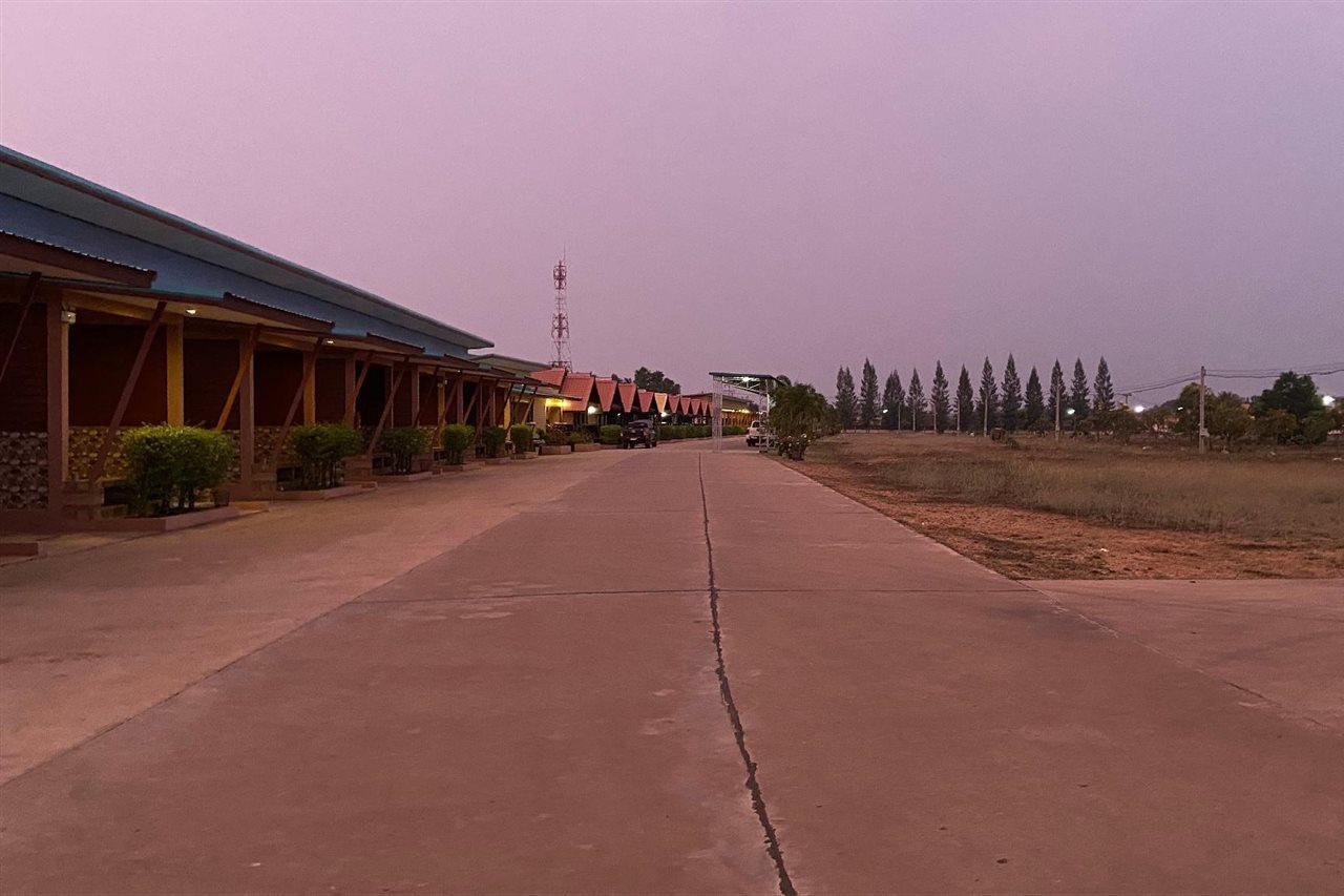 Prakaithong Hotel Amphoe Sawang Daen Din المظهر الخارجي الصورة