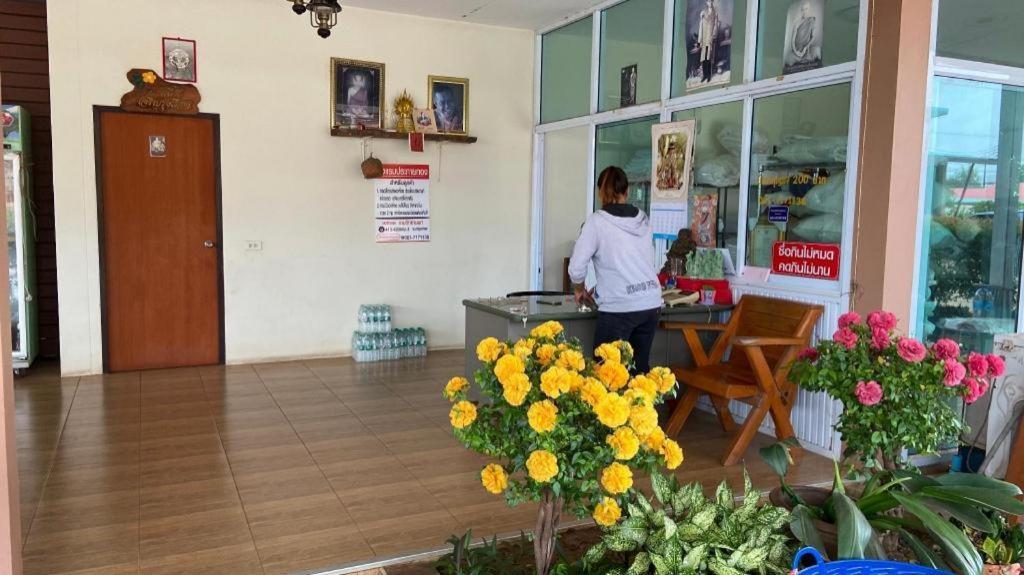 Prakaithong Hotel Amphoe Sawang Daen Din المظهر الخارجي الصورة