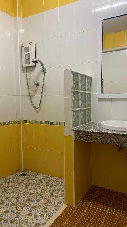 Prakaithong Hotel Amphoe Sawang Daen Din المظهر الخارجي الصورة
