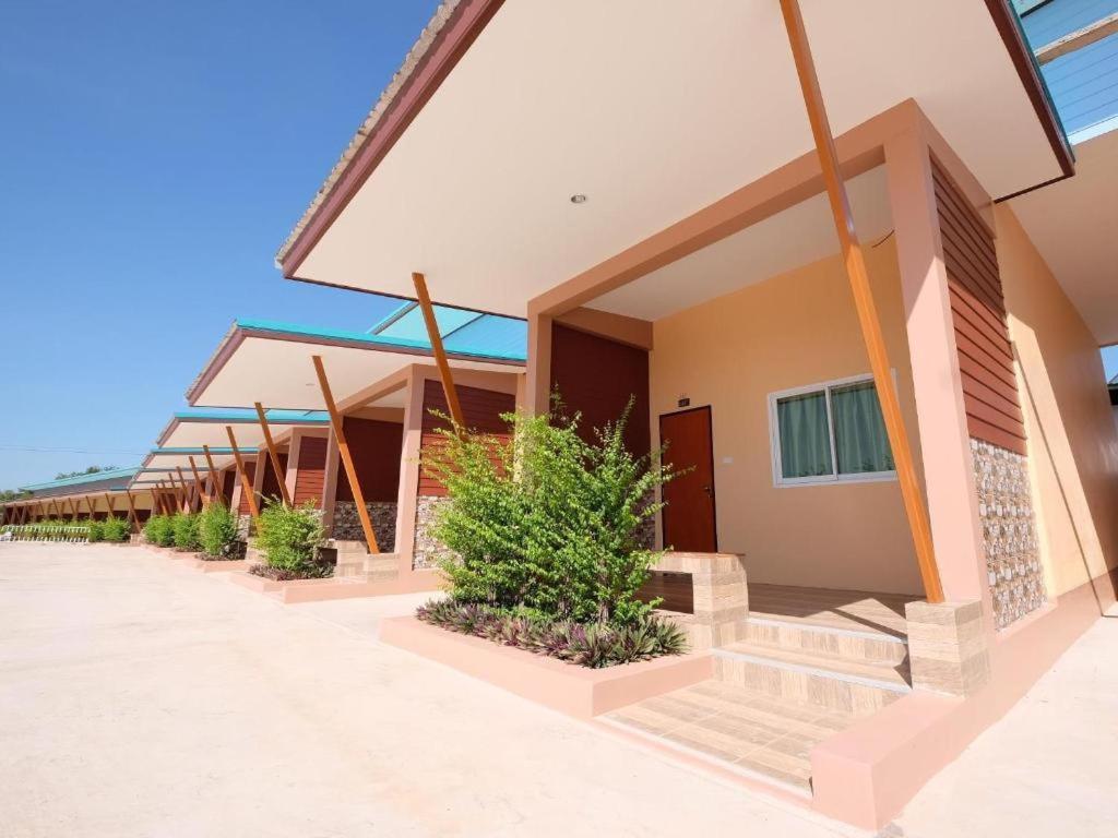 Prakaithong Hotel Amphoe Sawang Daen Din المظهر الخارجي الصورة