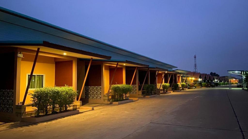 Prakaithong Hotel Amphoe Sawang Daen Din المظهر الخارجي الصورة