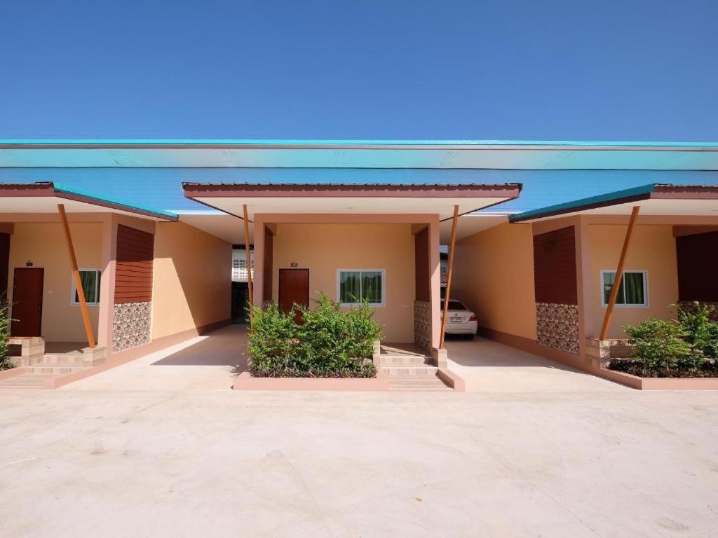 Prakaithong Hotel Amphoe Sawang Daen Din المظهر الخارجي الصورة