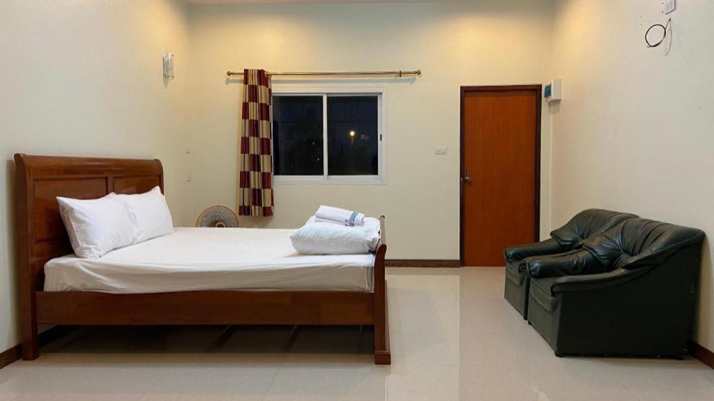 Prakaithong Hotel Amphoe Sawang Daen Din المظهر الخارجي الصورة
