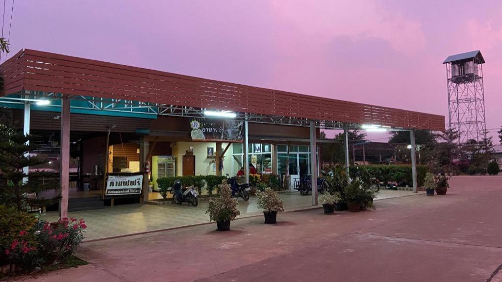 Prakaithong Hotel Amphoe Sawang Daen Din المظهر الخارجي الصورة