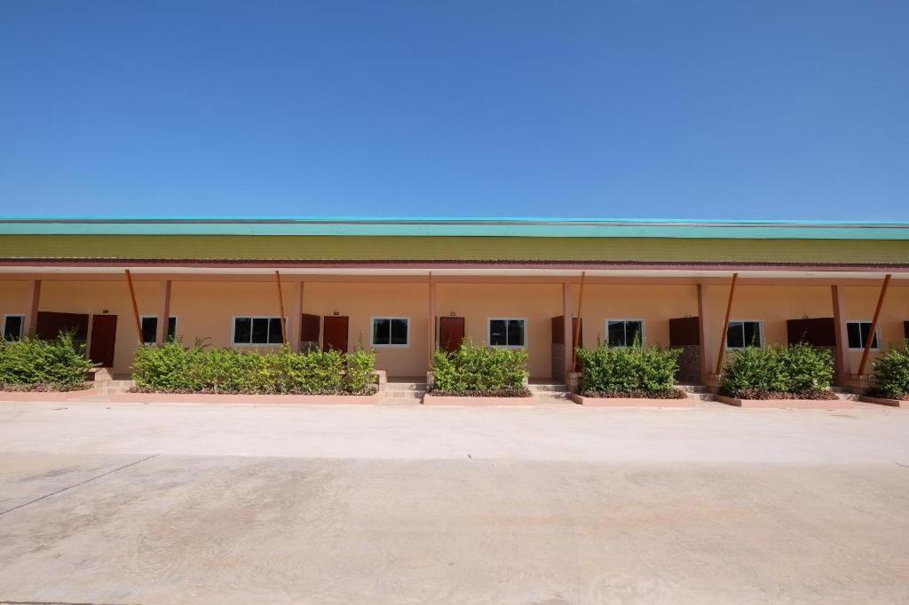 Prakaithong Hotel Amphoe Sawang Daen Din المظهر الخارجي الصورة
