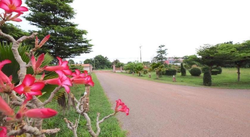 Prakaithong Hotel Amphoe Sawang Daen Din المظهر الخارجي الصورة